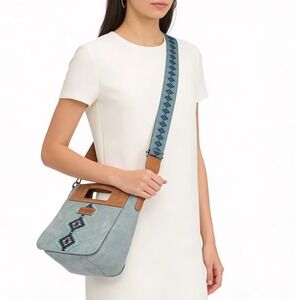 Wrangler Aztec Womens Handbag Gray Suede Pockets Adjustable Strap Crossbody Bag